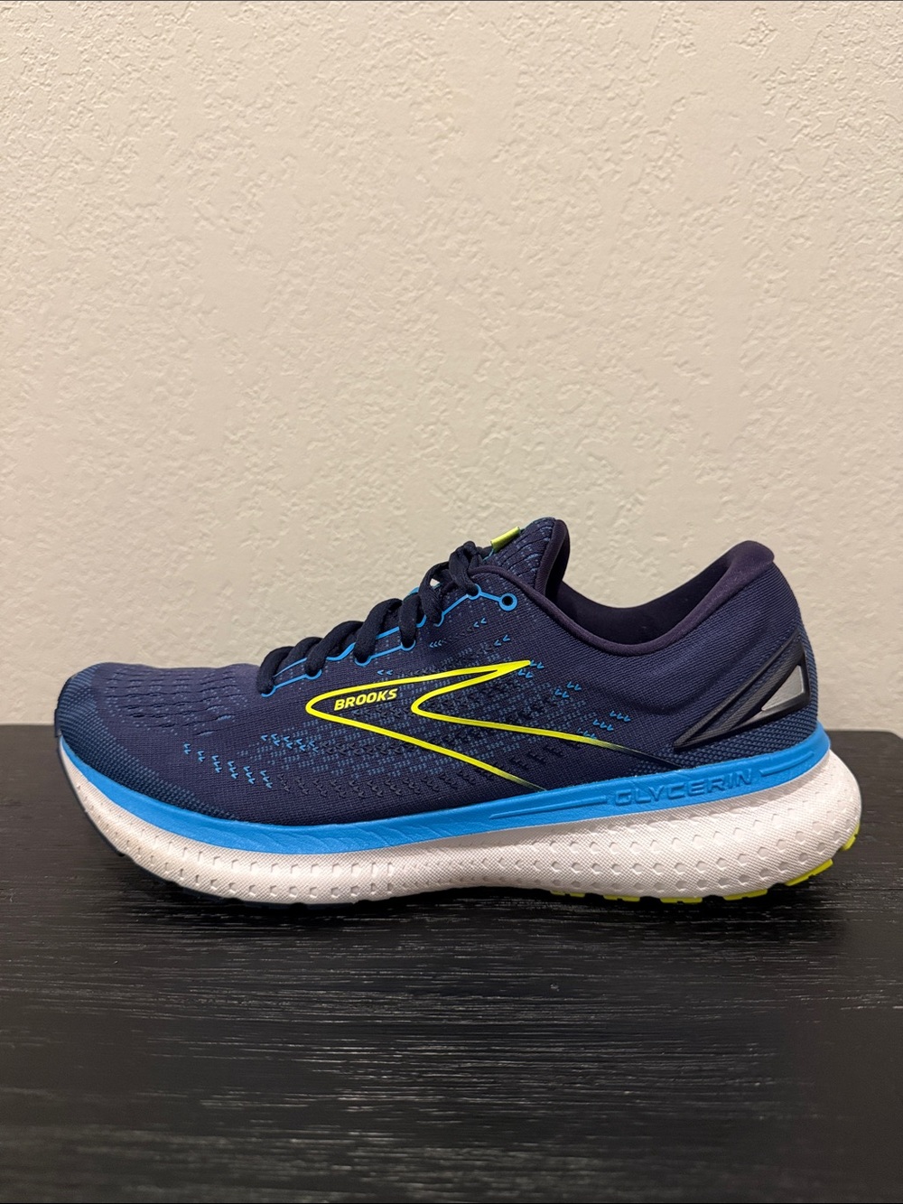 Brooks Men's Navy Blue Running Shoe Lime Accents Brooks Glycerin 19 Men Size 11
